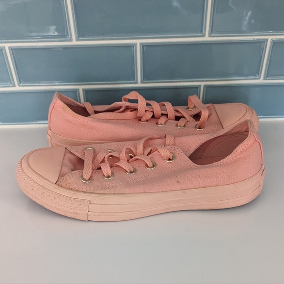 Chuck Taylor low Coral/Peach Converse All Star women's sneakers. - Picture 3 of 6